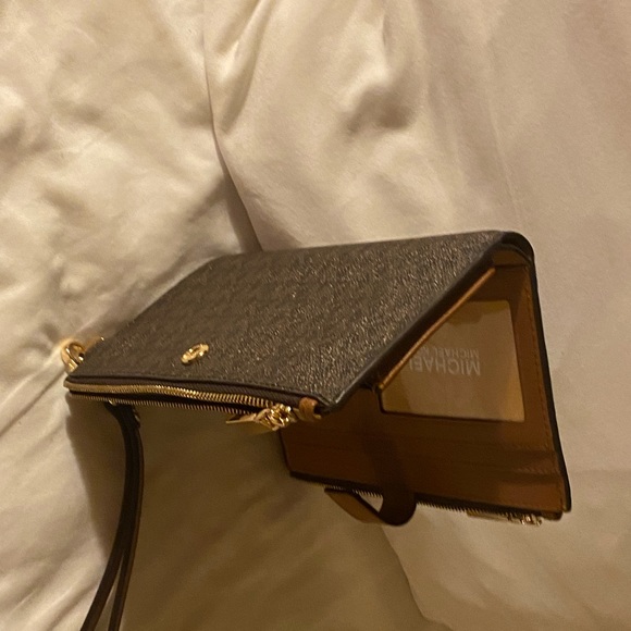 Michael Kors wallet - Picture 3 of 4